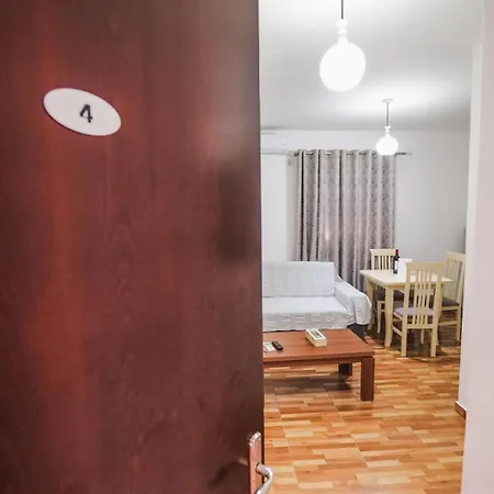 Rosaldo Apartment *