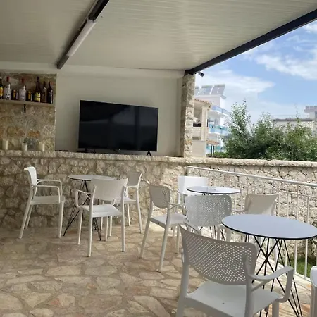 Rosaldo Apartment