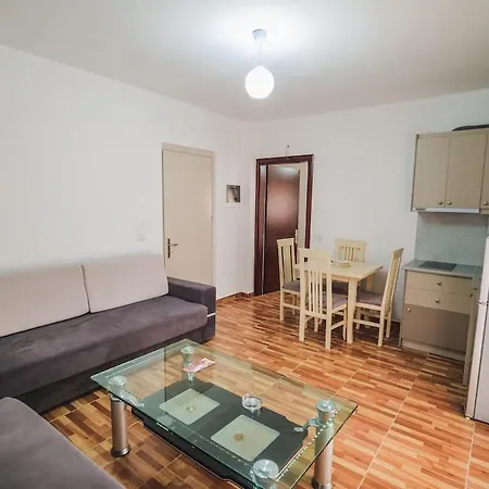 Rosaldo Apartment