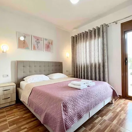 Rosaldo Apartment